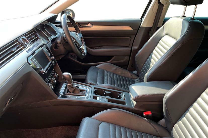 Volkswagen Passat 2.0 Tdi Scr 190 Gt Dsg Black #2