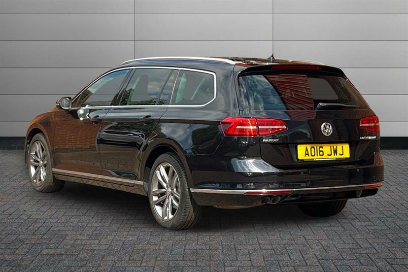 Volkswagen Passat 2.0 Tdi Scr 190 Gt Dsg Black #3