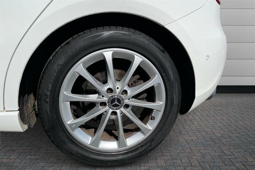 Mercedes-Benz A Class A180d Sport Executive GJ68PJX White #4