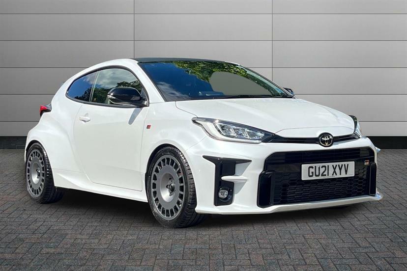 Toyota Yaris 1.6 Awd Circuit Pack White