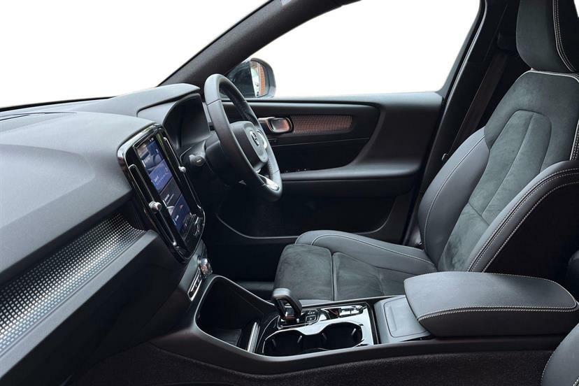 Volvo XC40 2.0 B4p Plus Dark LV73HXG Grey #2