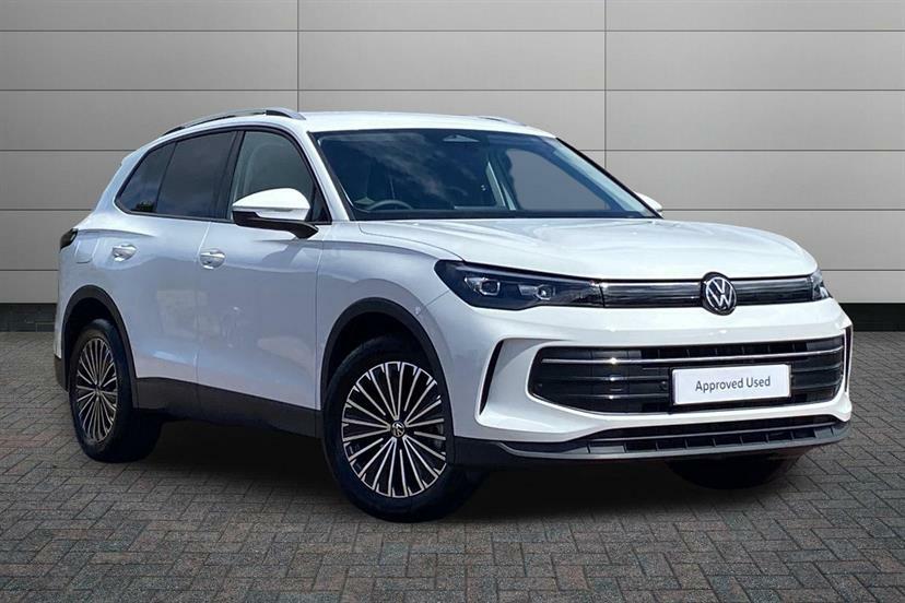 Volkswagen Tiguan 1.5 Etsi 150 Match Dsg White
