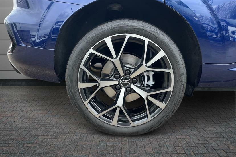 Audi Q3 1.5 E-hybrid Edition 1 S Tronic Soundvision LS26WYA Blue #5