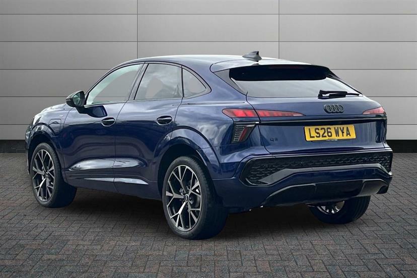 Audi Q3 1.5 E-hybrid Edition 1 S Tronic Soundvision LS26WYA Blue #3