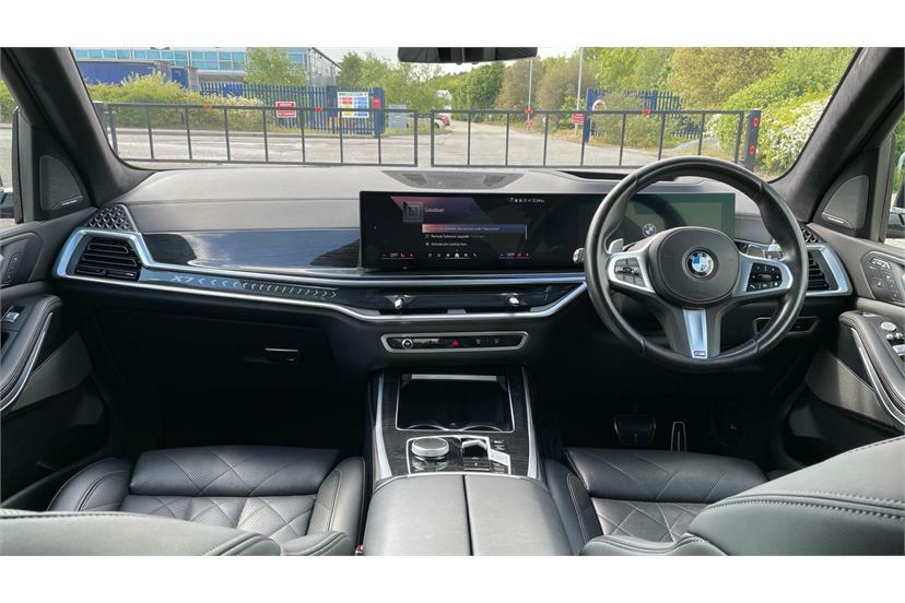 BMW X7 Xdrive40i Mht M Sport Step Black #4