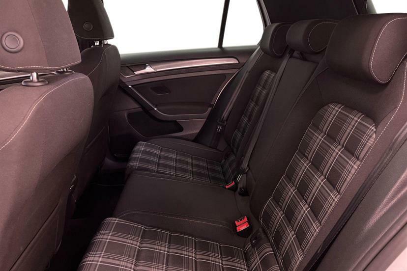 Volkswagen Golf 2.0 Tdi 184 Gtd Dsg HN67YAX White #2