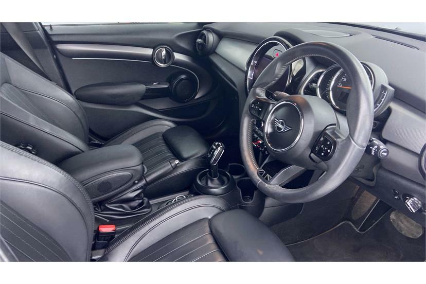 Mini Hatch 1.5 Cooper Exclusive Nav Pack FY22VNC Black #6