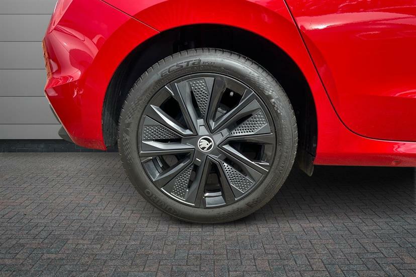 Skoda Fabia 1.0 Tsi 116 Design Edition ET75DYX Red #5