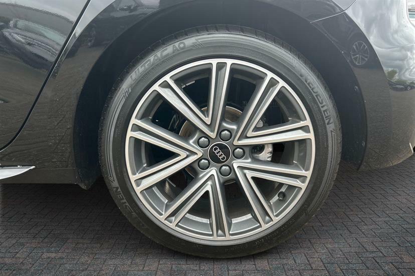 Audi A1 30 Tfsi S Line S Tronic Tech Pack LN26KUO Black #5