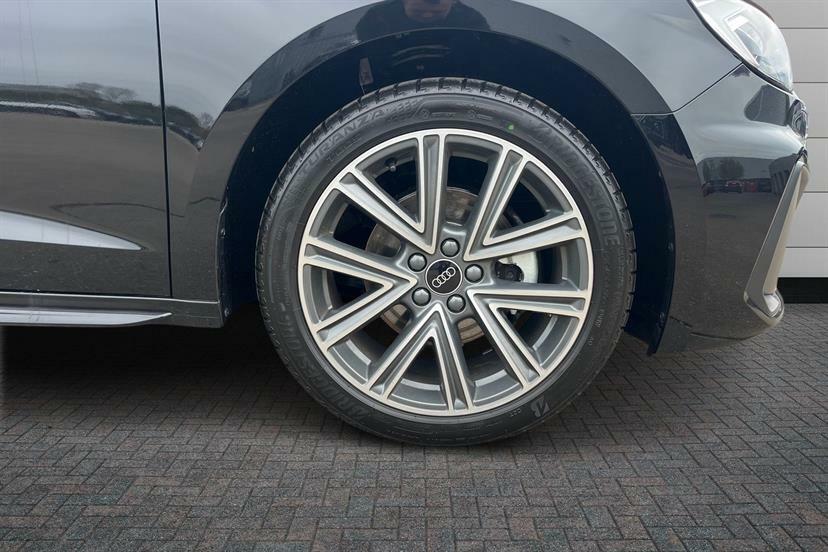 Audi A1 30 Tfsi S Line S Tronic LS26GZX Black #5