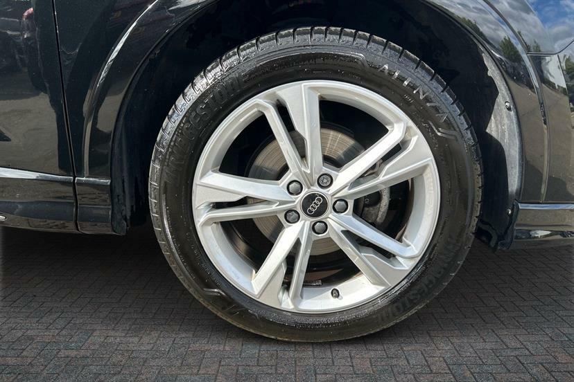 Audi Q3 35 Tfsi S Line S Tronic Comfortsound Pack LM73OHA Black #5