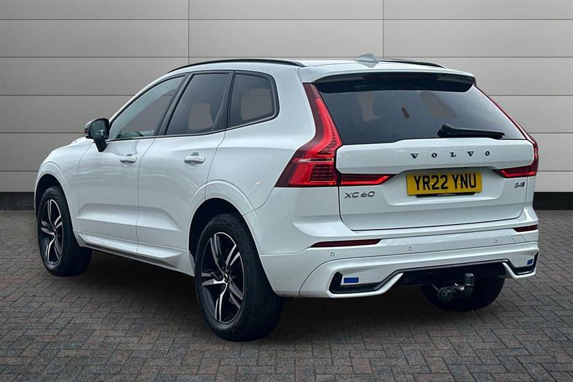 Volvo XC60 2.0 B4d R Design Awd Geartronic YR22YNU White #3