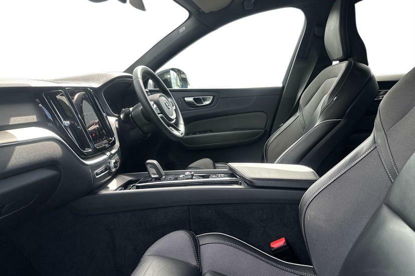 Volvo XC60 2.0 B4d R Design Awd Geartronic YR22YNU White #2