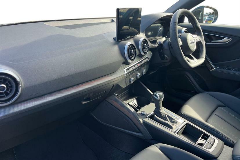 Audi Q2 35 Tfsi Black Edition S Tronic Tech LN26KXF Black #2
