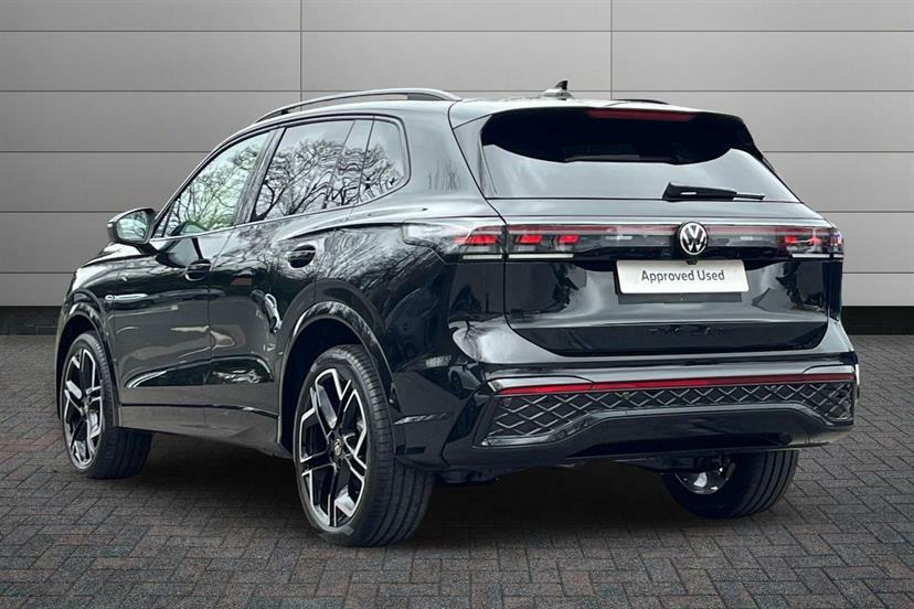 Volkswagen Tiguan 1.5 Etsi 150 R-line Dsg LV26PCU Black #3