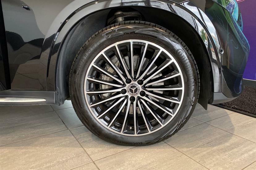 Mercedes-Benz GLC Class 300D 4Matic Amg Line Premium 9G-tronic KO23WSJ Black #4
