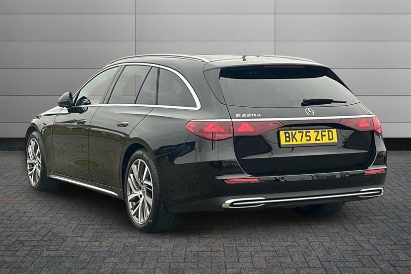 Mercedes-Benz E Class E220d Exclusive Premium 9G-tronic Black #2