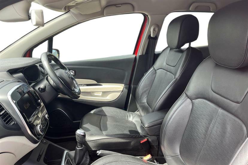 Renault Captur 0.9 Tce 90 Signature X Nav BD67XSK Red #2