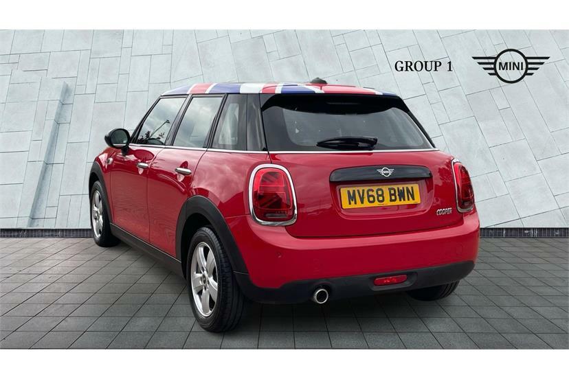 Mini Hatch 1.5 Cooper Classic II MV68BWN Red #2
