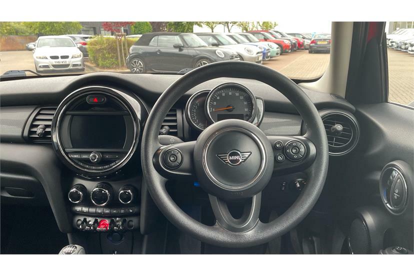 Mini Hatch 1.5 Cooper Classic II MV68BWN Red #5