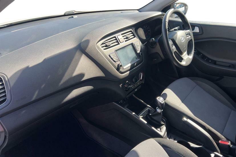 Hyundai I20 1.2 Mpi Play OY20ERX White #2