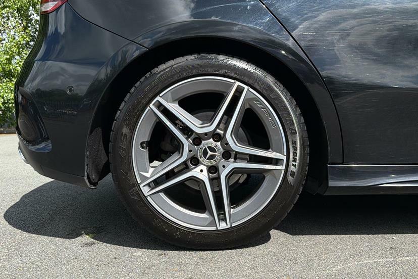 Mercedes-Benz A Class A180 Amg Line Executive CX70YJM Black #4