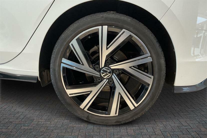 Volkswagen Golf 1.5 Tsi R-line EJ72GMX White #5