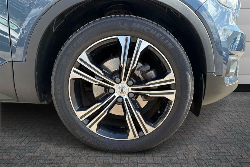 Volvo XC40 2.0 D4 190 Inscription Pro Awd Geartronic YV68ENE Blue #5