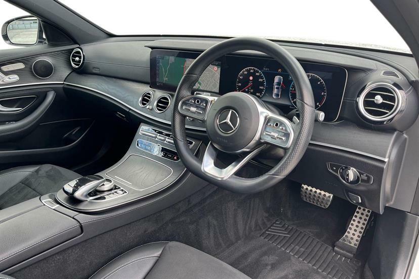 Mercedes-Benz E Class E220d Amg Line 9G-tronic KM19OUO White #5