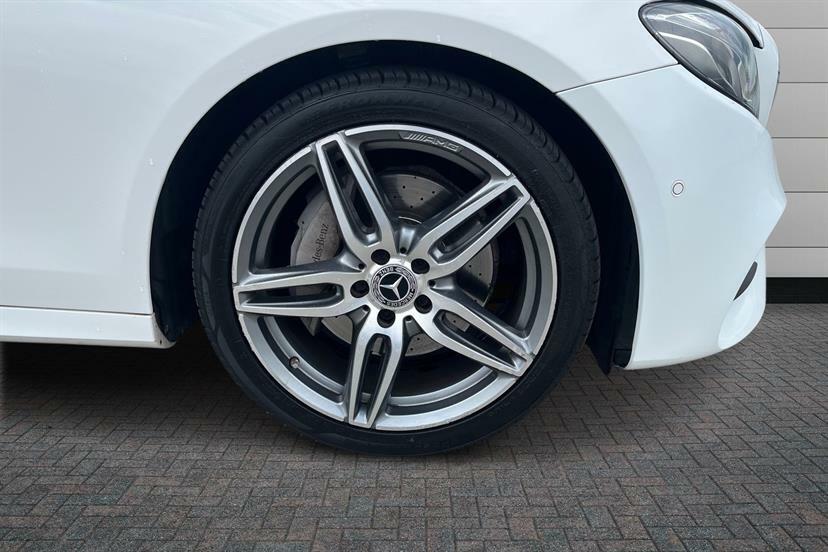 Mercedes-Benz E Class E220d Amg Line 9G-tronic KM19OUO White #4
