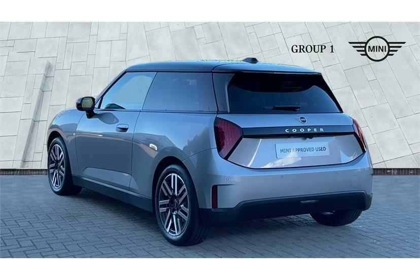 Mini Hatch 135Kw E Classic 41Kwh EF75FJO Silver #2