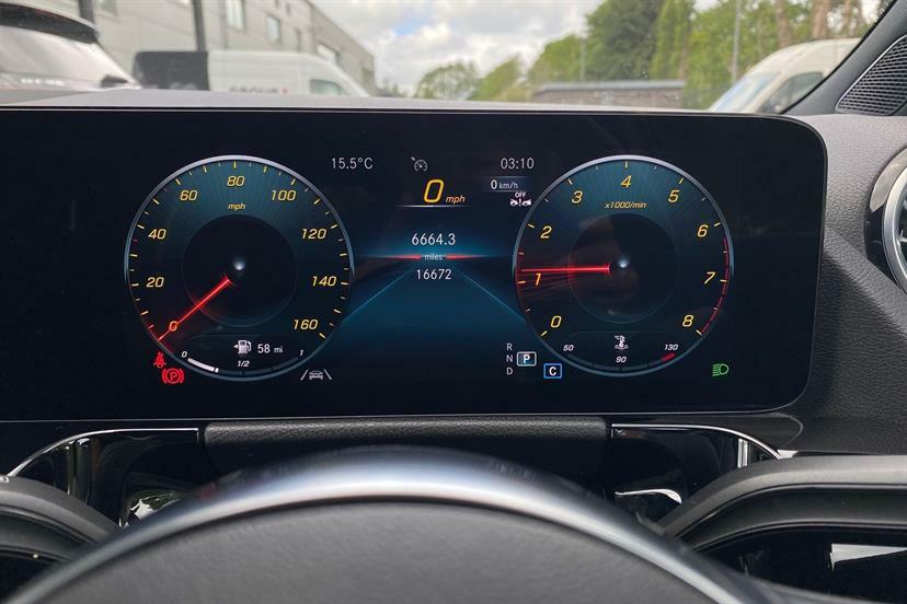 Mercedes-Benz GLA Class 200 Amg Line Executive FX72OWA White #6