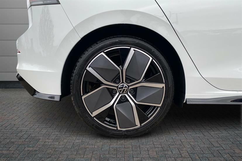 Volkswagen Golf 1.5 Etsi 150 Black Edition Dsg DV26OFX White #5
