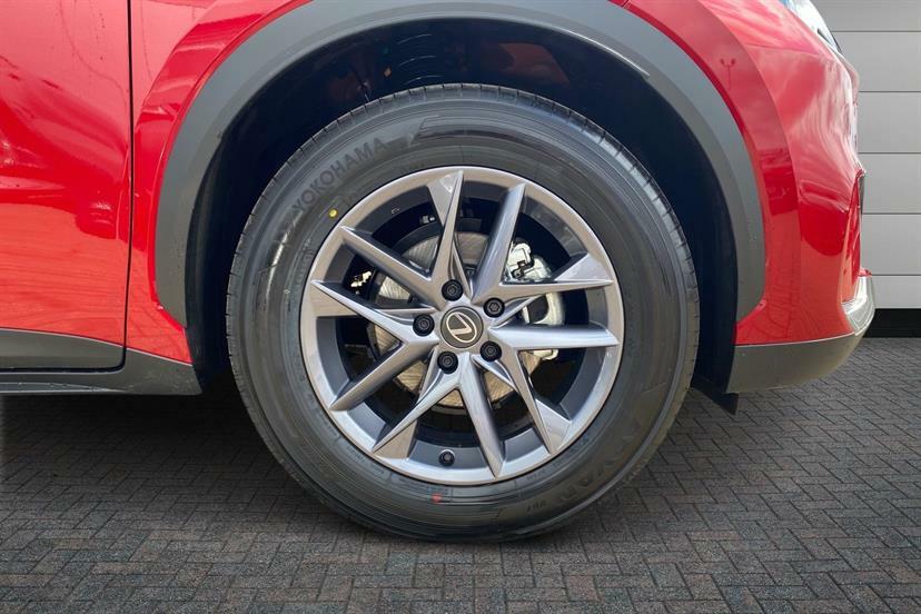 Lexus LBX 1.5 Premium E-cvt RV26WUJ #5
