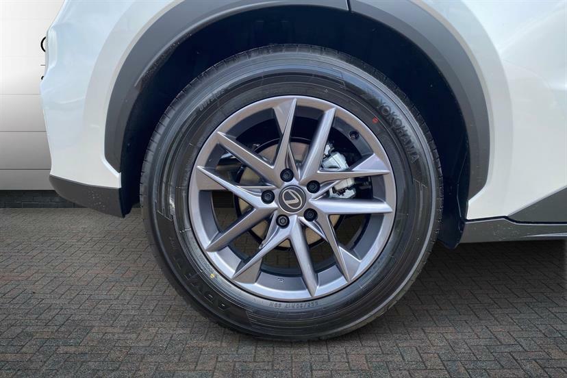 Lexus LBX 1.5 Premium E-cvt RE26VMM White #5