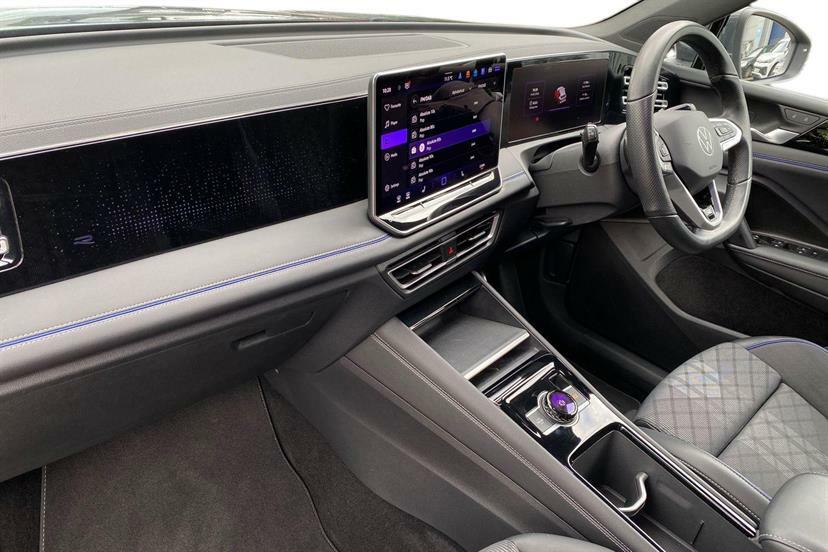 Volkswagen Tiguan 1.5 Etsi 150 R-line Dsg MT74EUU Grey #2