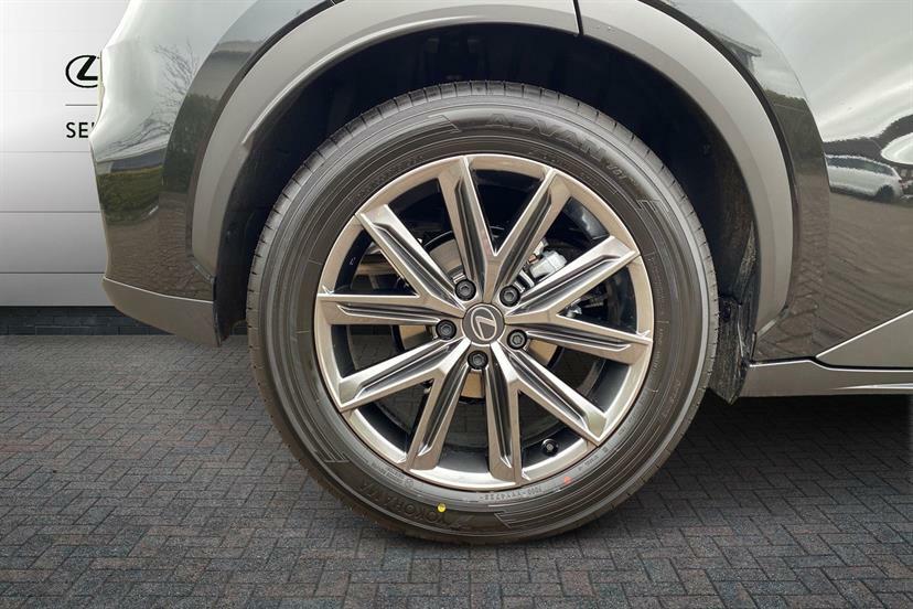 Lexus LBX 1.5 Premium Plus E-cvt Black #5