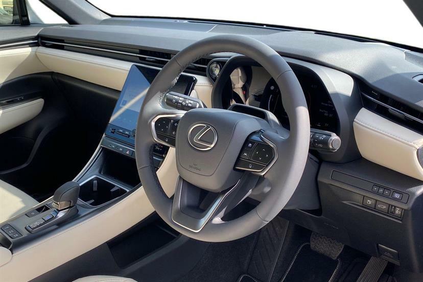 Lexus LBX 1.5 Premium Plus E-cvt Black #6