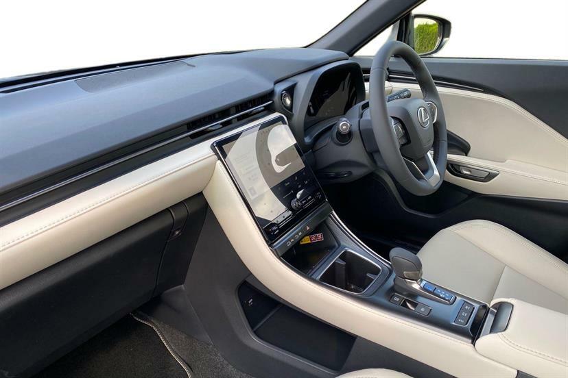 Lexus LBX 1.5 Premium Plus E-cvt Black #2
