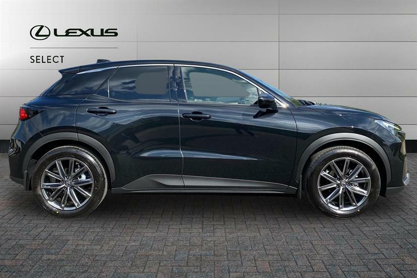 Lexus LBX 1.5 Premium Plus E-cvt Black #4