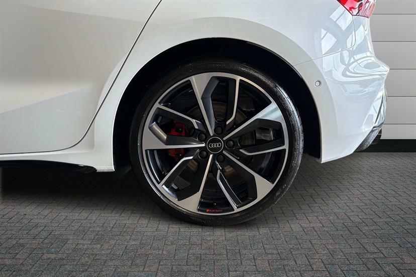Audi A3 S3 Tfsi Quattro 333 Black Edition S Tronic White #5