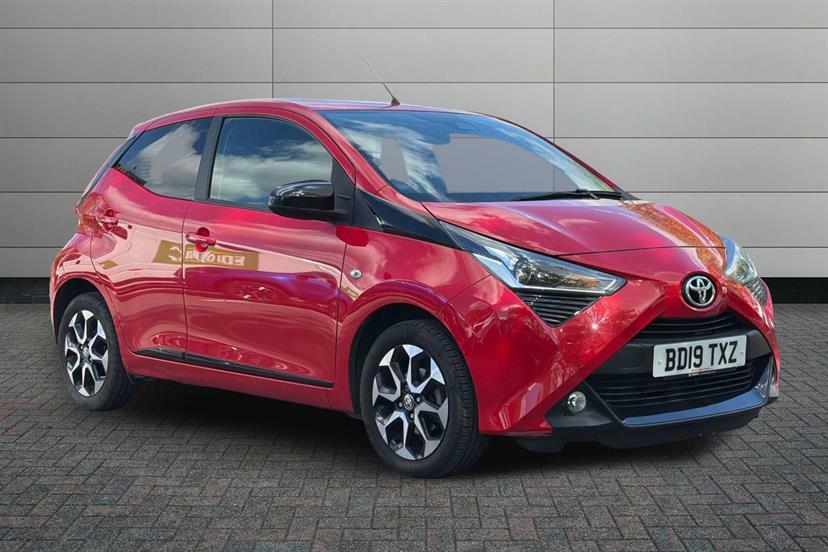 Toyota Aygo 1.0 Vvt-i X-trend Tss X-shift Red