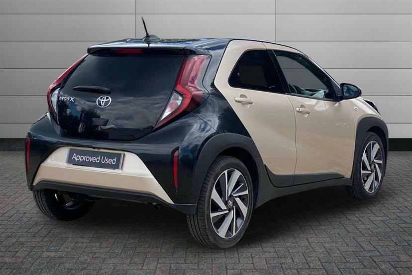 Toyota Aygo X 1.0 Vvt-i Edge RE23FLG Black #2