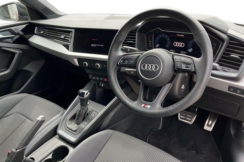 Audi A1 35 Tfsi S Line S Tronic Black #6