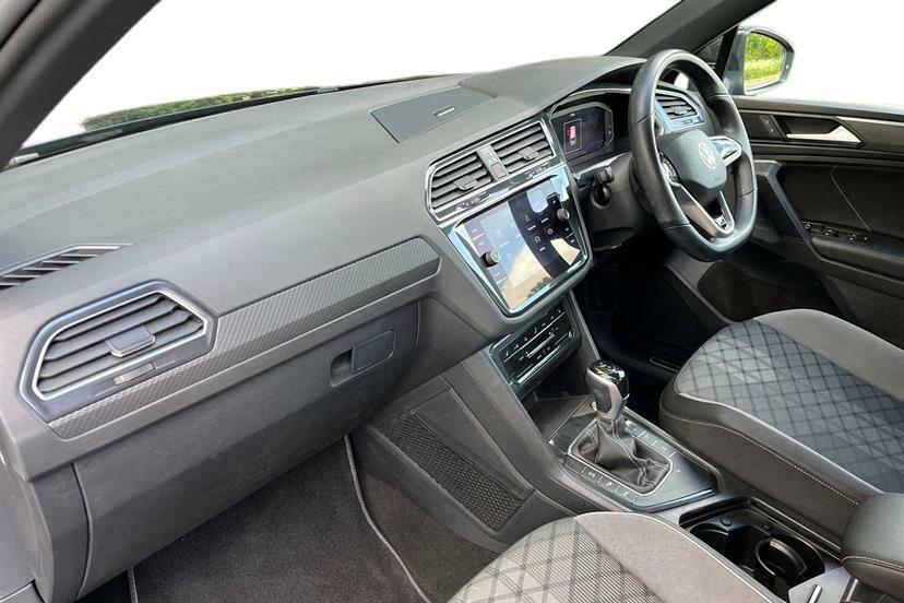 Volkswagen Tiguan 1.5 Tsi 150 R-line Edition Dsg MK23URO Black #2