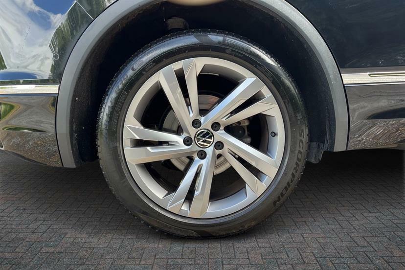 Volkswagen Tiguan 1.5 Tsi 150 R-line Edition Dsg MK23URO Black #5