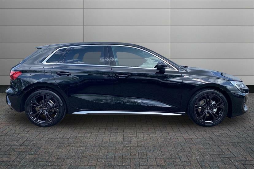 Audi A3 1.5 Tfsi 116 S Line S Tronic Tech Pack LN26NVA Black #4