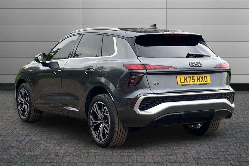 Audi Q3 1.5 E-hybrid S Line S Tronic LN75NXO Grey #3