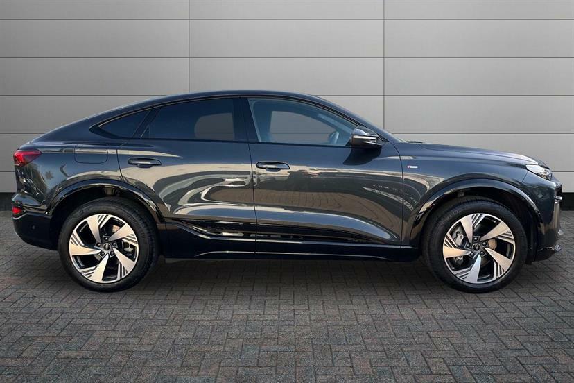 Audi Q6 E-Tron 185Kw 83Kwh Sport LN75KBO Grey #4