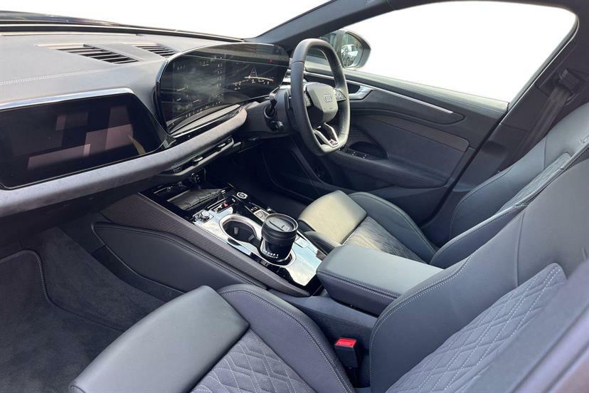 Audi A6 2.0 E-hybrid Quattro 299 Edition 1 S Tronic Black #2